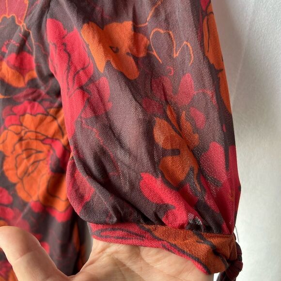 Daisy & Clover Red and Black Floral Short Sleeve Blouse Size S - Picture 7 of 8